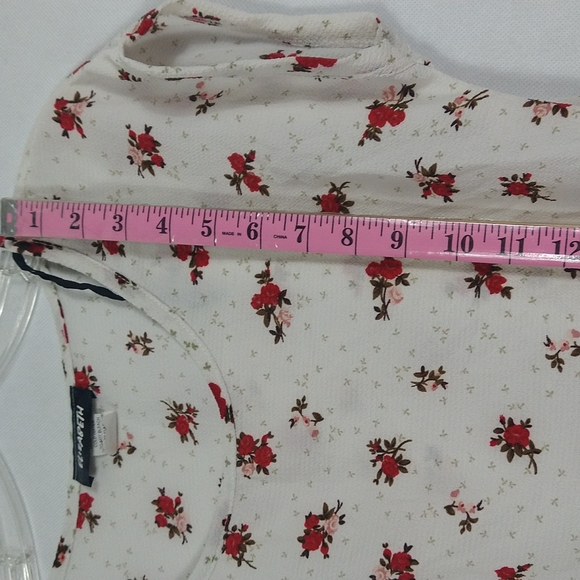 Elizabeth - Picture 6 of 9